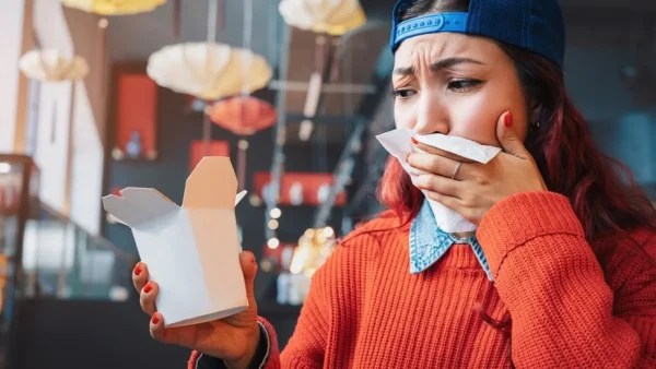 9 Subtle Allergy Warning Signs Doctors Say Can Appear Before Dangerous Reactions in Adults as Food and Seasonal Cases Rise Nationwide