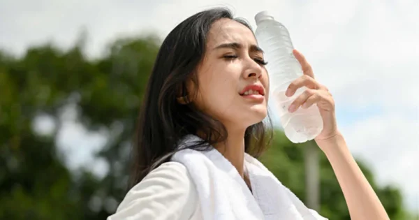 6 Signs Severe Heat May Be Causing Dehydration and What Each One Can Look Like